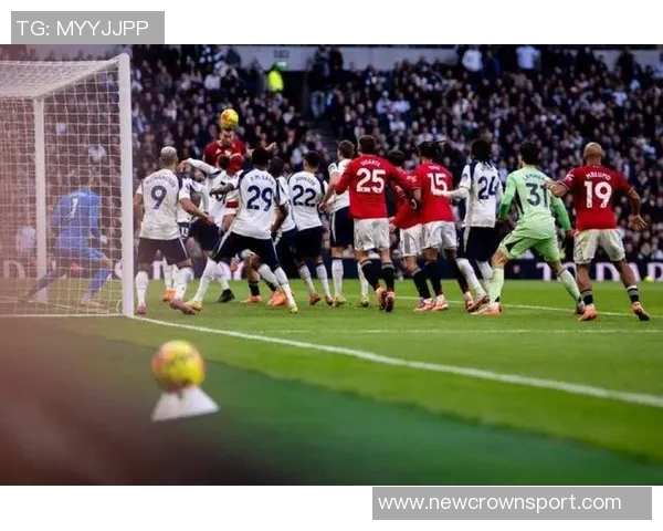 阿莫林曼联首年引发更衣室震荡三后卫战术引争议