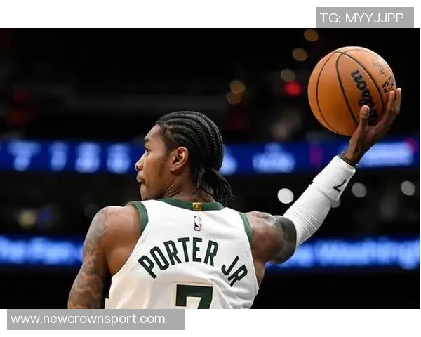 小迈克尔波特半场表现出色8中4得10分三分球两投全中助球队争胜